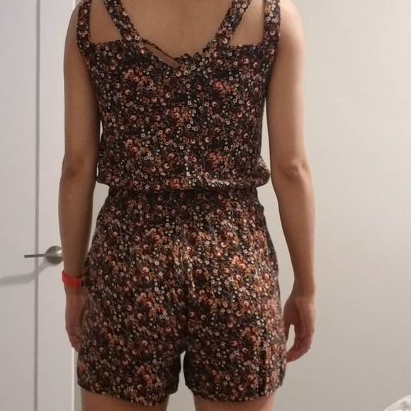 Floral Romper Suit - Picture 5 of 5